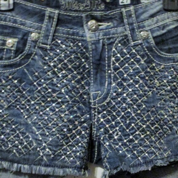 Nwot Miss Me Embellished Rhinestone denim Jean cut off Shorts Sz 27 - Picture 6 of 6